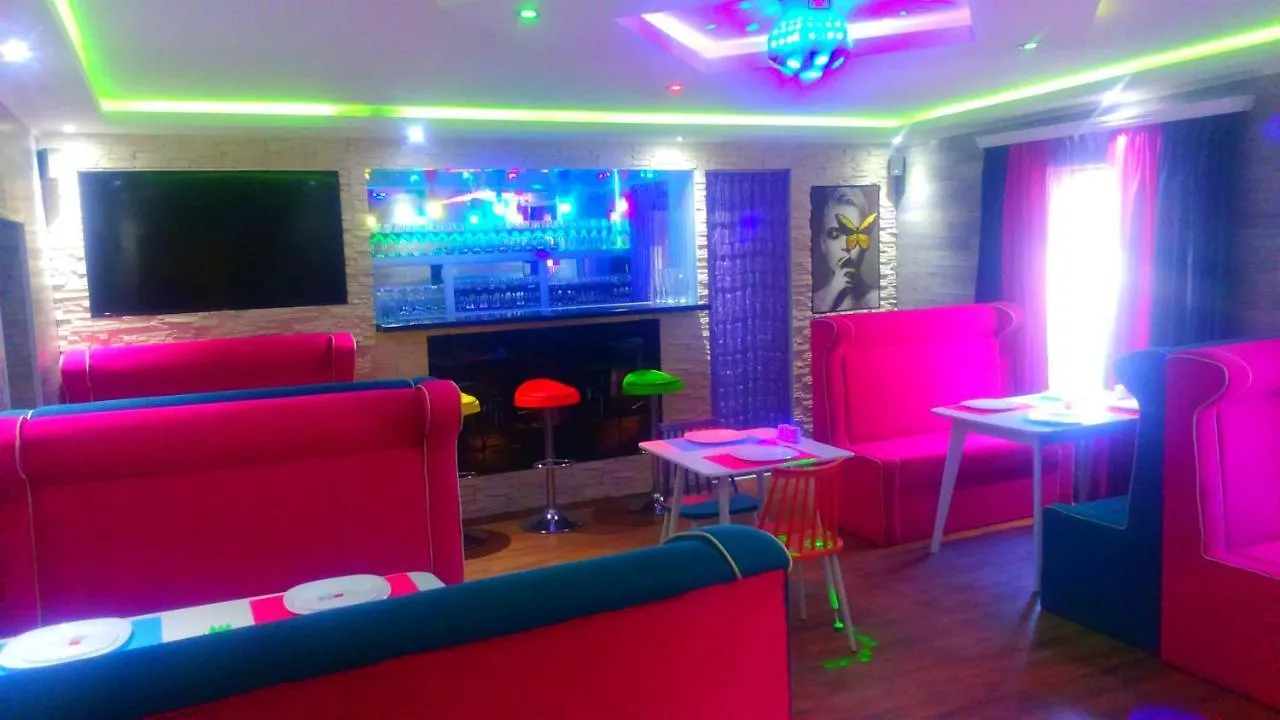 Hotel Lilo Near Airport ティビリシ